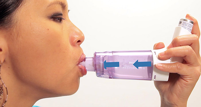 c&oacute;mo usar en conjunto con un inhalador mdi
